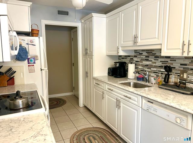 576 Heritage Village D, Southbury, CT 06488