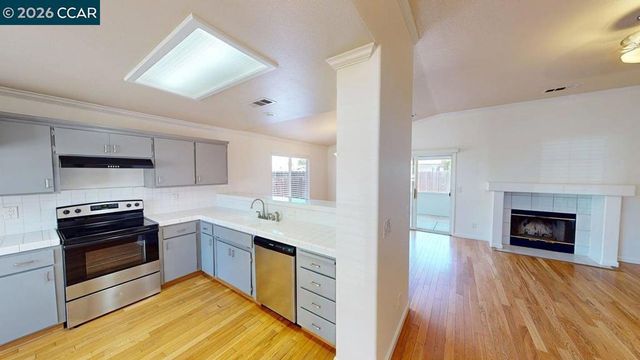 2301 Park East Dr, Modesto, CA 95351