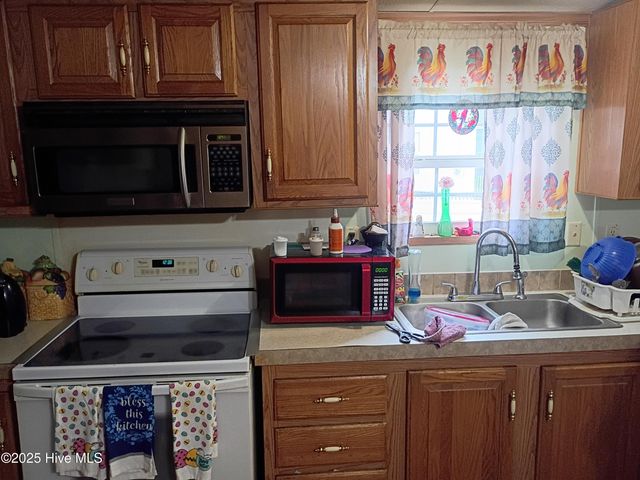 1268 Fred Powell Road, Whiteville, NC 28472