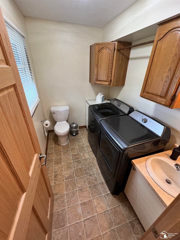 38850 Barth Street, Romulus, MI 48174