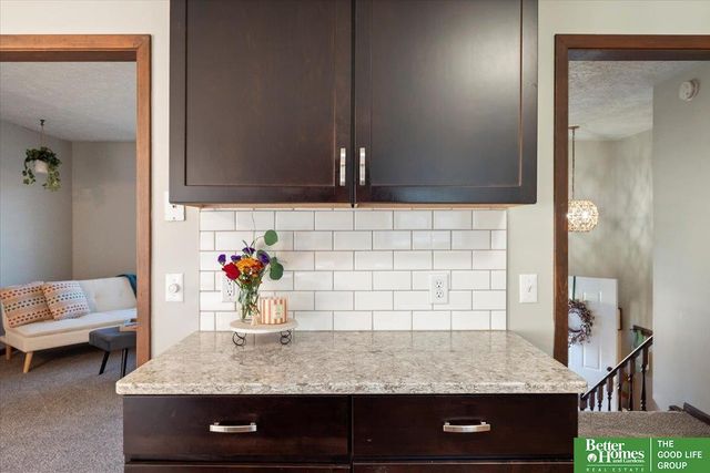 902 Valley Drive, Crescent, IA 51526