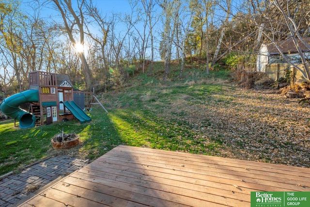 902 Valley Drive, Crescent, IA 51526