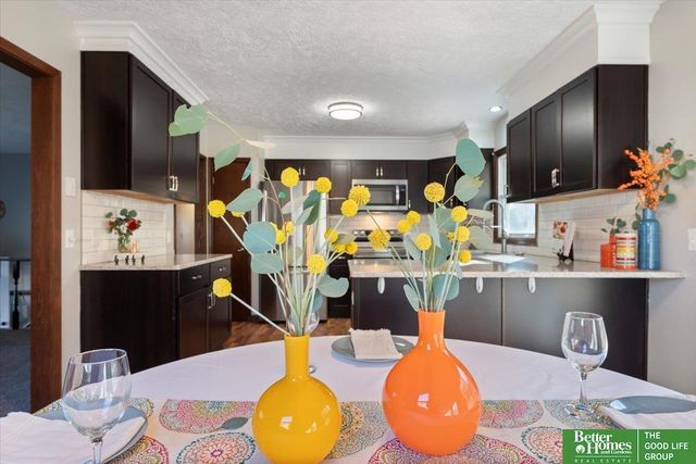 902 Valley Drive, Crescent, IA 51526