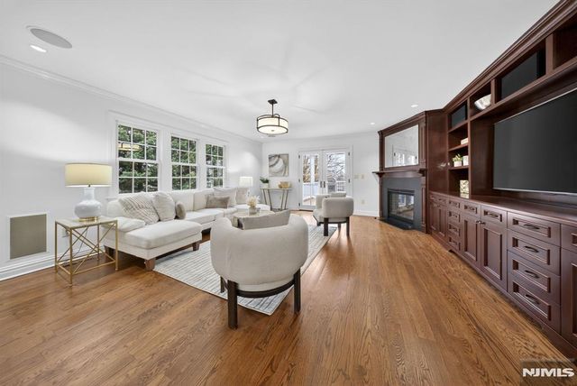 5 Keats Road, Millburn, NJ 07078