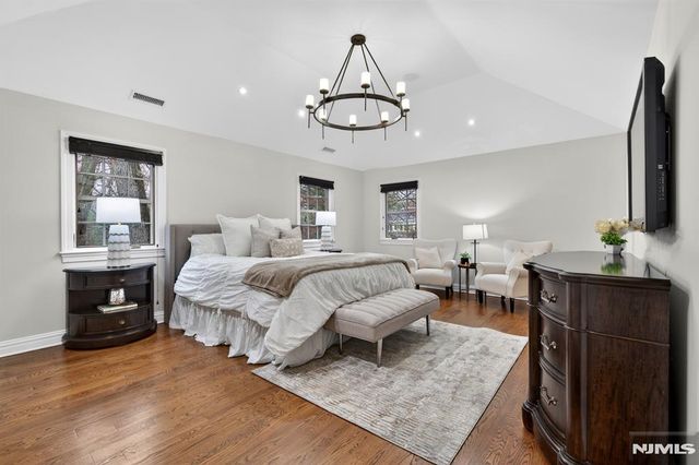 5 Keats Road, Millburn, NJ 07078