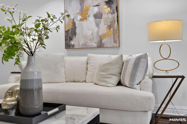 5 Keats Road, Millburn, NJ 07078