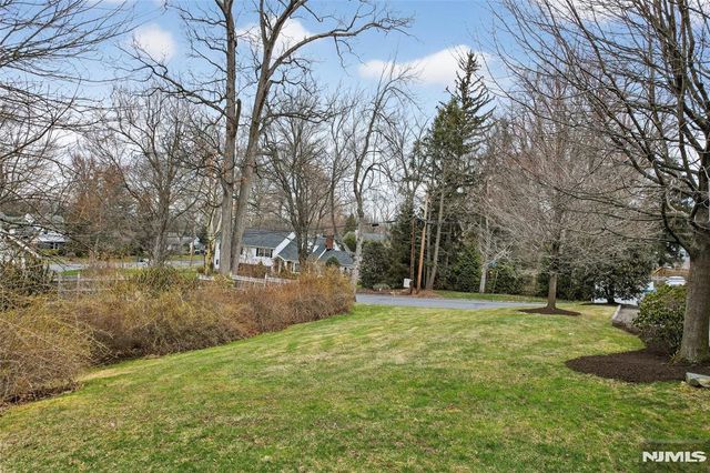 5 Keats Road, Millburn, NJ 07078