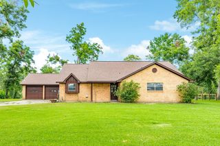 401 Pecan Estates Road, Angleton, TX 77515