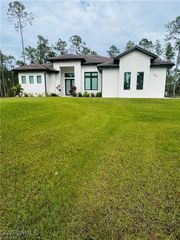 3677 8th AVE NE, Naples, FL 34120