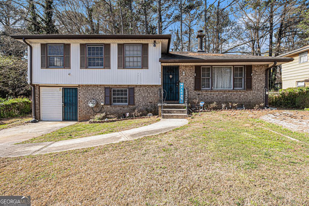 989 Queen Elizabeth Way, Morrow, GA 30260