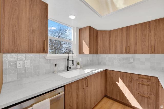 1202 E MUTTON HOLLOW RD, Kaysville, UT 84037