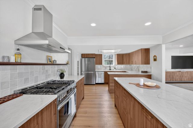 1202 E MUTTON HOLLOW RD, Kaysville, UT 84037