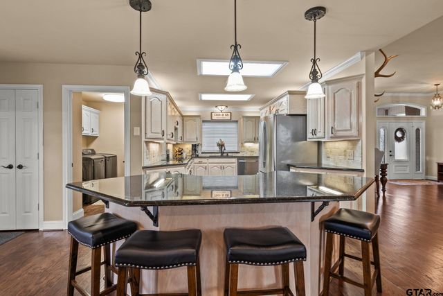 3673 County Road 4550, Mount Pleasant, TX 75455