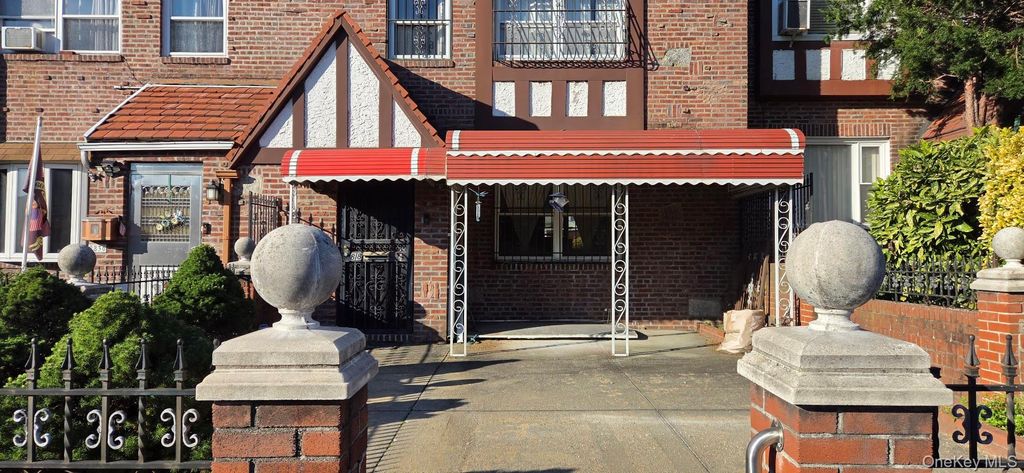 8834 Francis Lewis Boulevard, Jamaica, NY 11427 — exterior