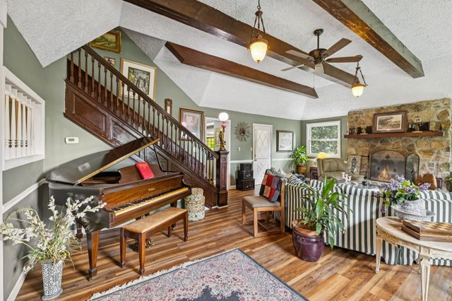 701 Hafner Rd, Charlotte, TN 37036