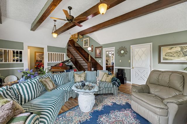 701 Hafner Rd, Charlotte, TN 37036