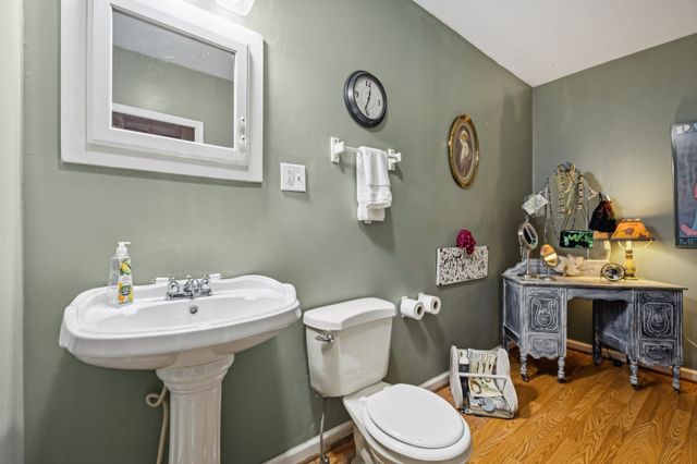 701 Hafner Rd, Charlotte, TN 37036