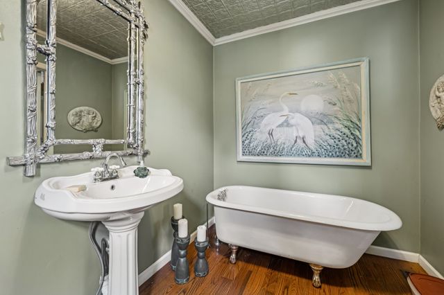 701 Hafner Rd, Charlotte, TN 37036