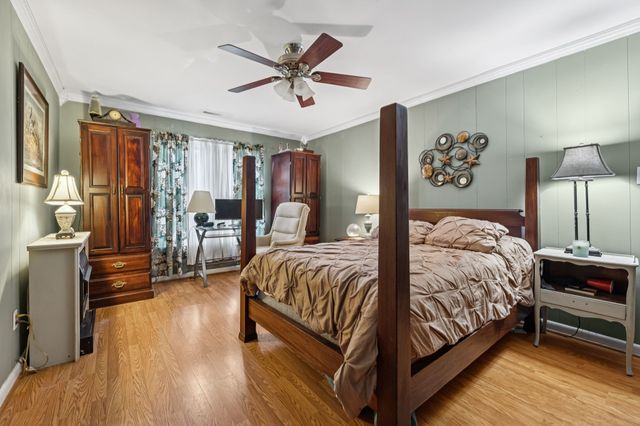 701 Hafner Rd, Charlotte, TN 37036
