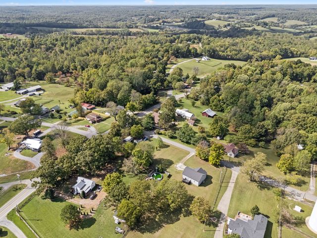 701 Hafner Rd, Charlotte, TN 37036