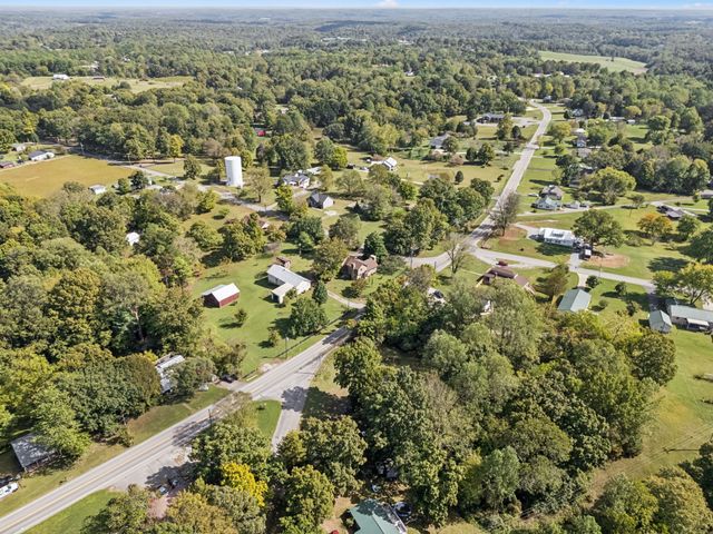 701 Hafner Rd, Charlotte, TN 37036