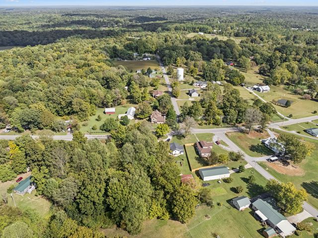 701 Hafner Rd, Charlotte, TN 37036