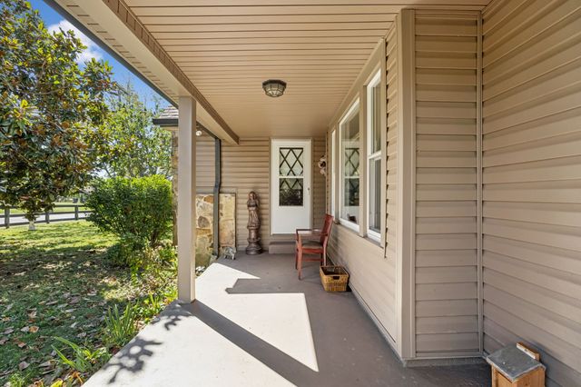 701 Hafner Rd, Charlotte, TN 37036