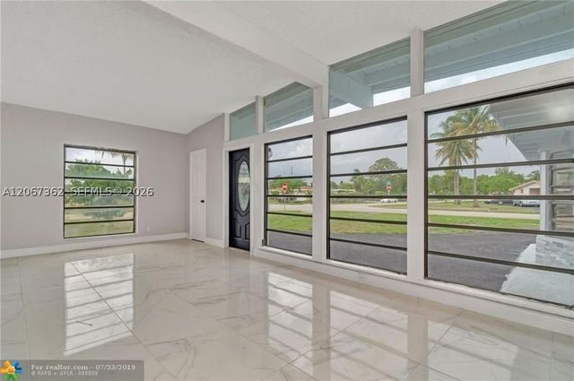 486 W Evanston Cir, Fort Lauderdale, FL 33312