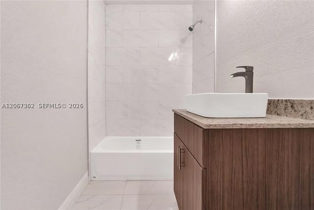 486 W Evanston Cir, Fort Lauderdale, FL 33312