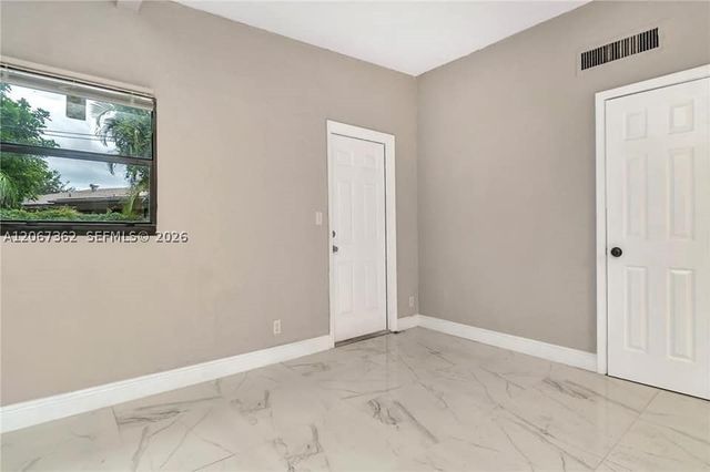 486 W Evanston Cir, Fort Lauderdale, FL 33312