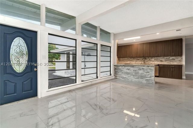 486 W Evanston Cir, Fort Lauderdale, FL 33312