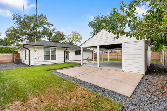1910 Lynnview Drive, Houston, TX 77055