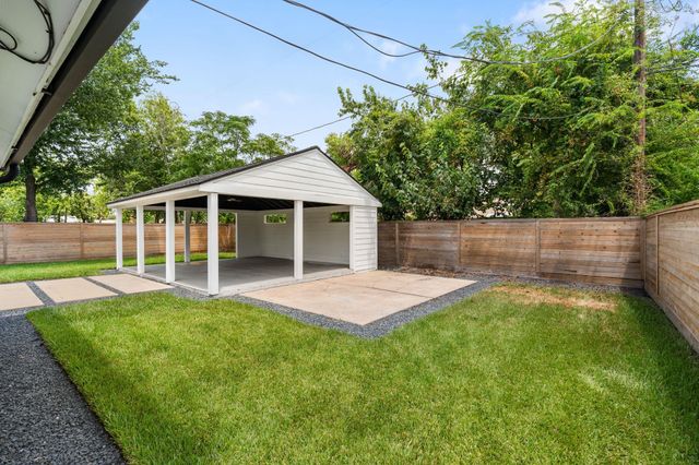 1910 Lynnview Drive, Houston, TX 77055