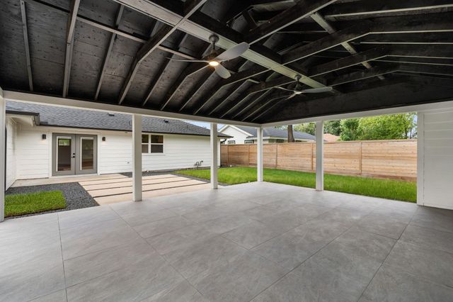 1910 Lynnview Drive, Houston, TX 77055