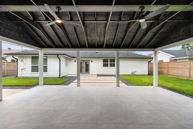 1910 Lynnview Drive, Houston, TX 77055