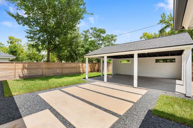1910 Lynnview Drive, Houston, TX 77055