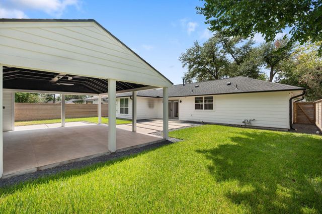 1910 Lynnview Drive, Houston, TX 77055