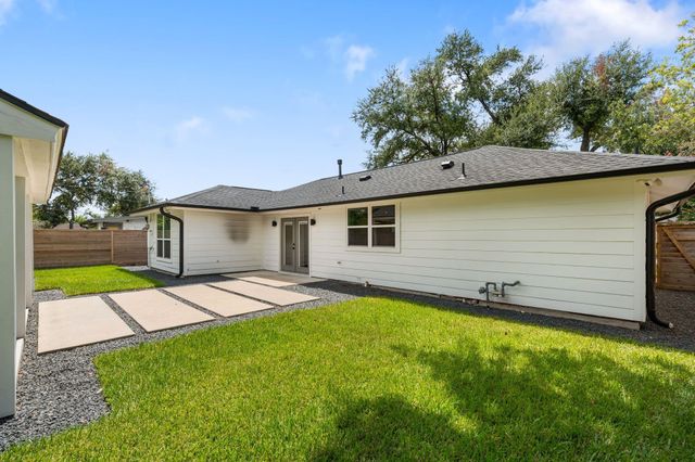 1910 Lynnview Drive, Houston, TX 77055