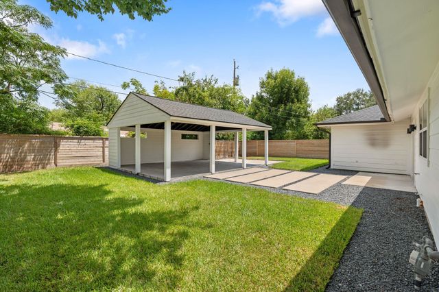 1910 Lynnview Drive, Houston, TX 77055