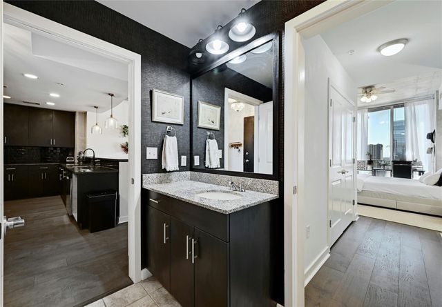 360 Nueces ST 1809, Austin, TX 78701