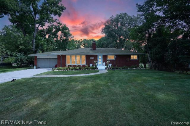 24414 Lois Lane, Southfield, MI 48075