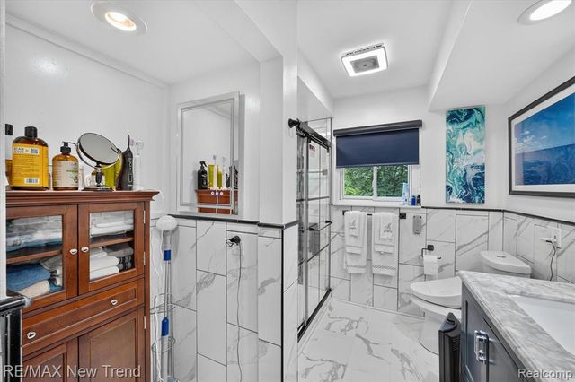 24414 Lois Lane, Southfield, MI 48075