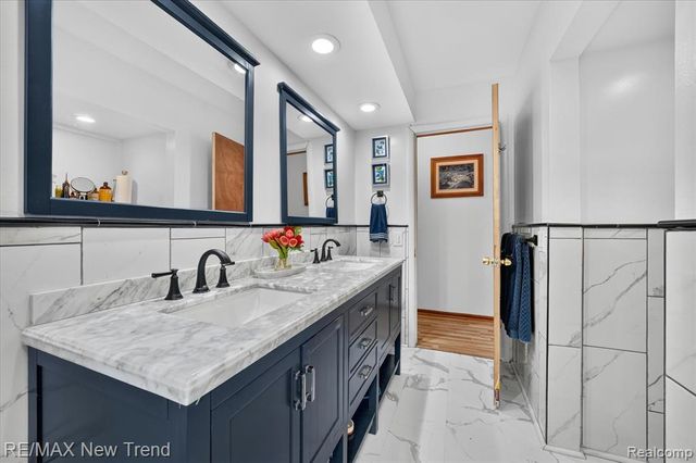 24414 Lois Lane, Southfield, MI 48075