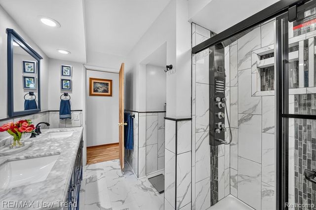 24414 Lois Lane, Southfield, MI 48075
