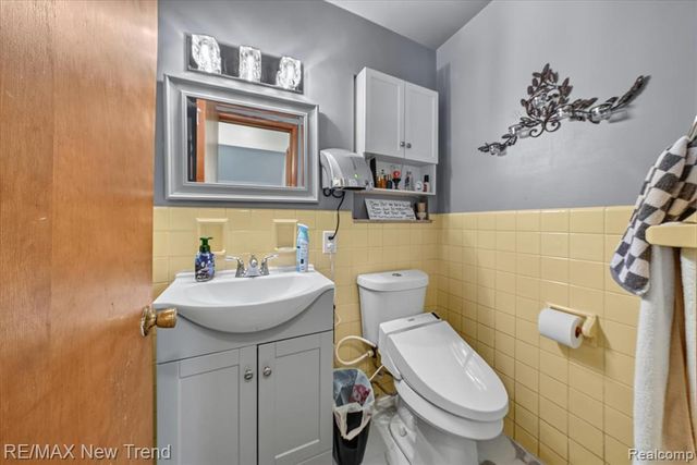 24414 Lois Lane, Southfield, MI 48075