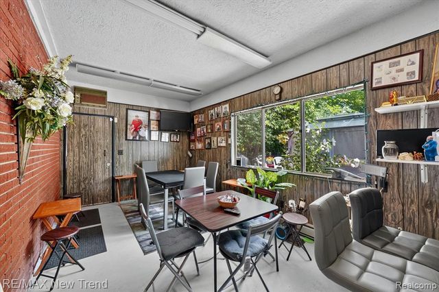 24414 Lois Lane, Southfield, MI 48075