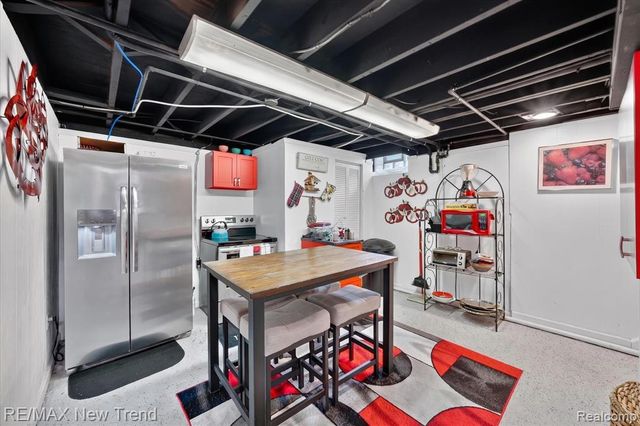 24414 Lois Lane, Southfield, MI 48075