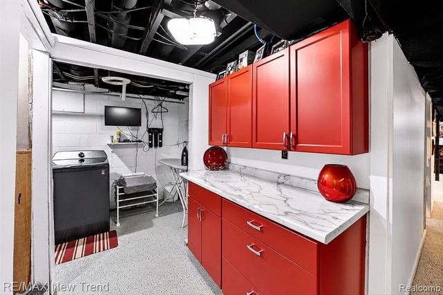 24414 Lois Lane, Southfield, MI 48075