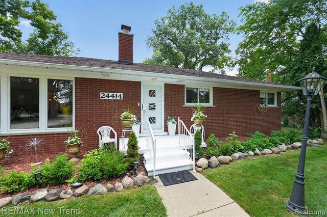 24414 Lois Lane, Southfield, MI 48075