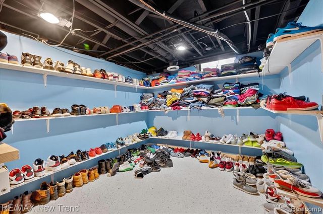 24414 Lois Lane, Southfield, MI 48075